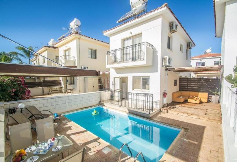 هتل Kapparis Family Holidays