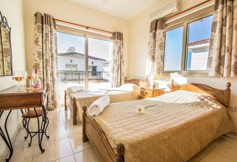 هتل Kapparis Family Holidays