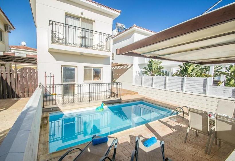 هتل Kapparis Family Holidays