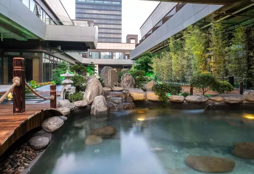 Hotelli Mercure Shanghai Necc