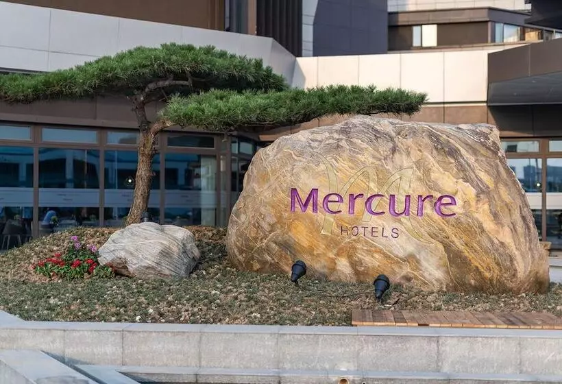 Hotelli Mercure Shanghai Necc