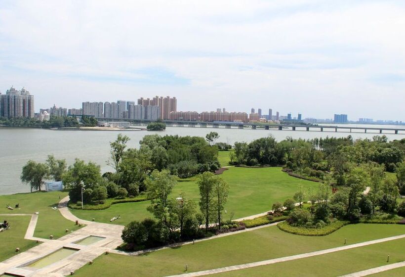 Radisson Blu Hotel Wuhan Etd Zone