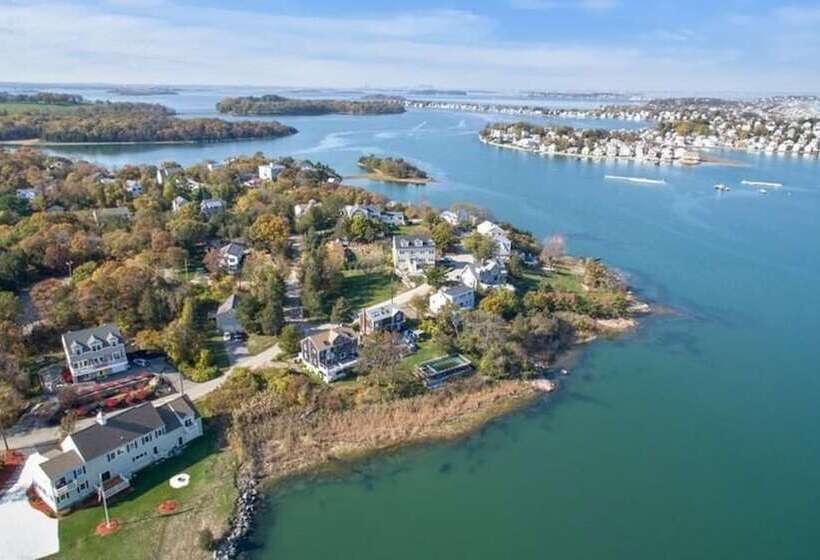 호텔 The Beacon Waterfront Inn