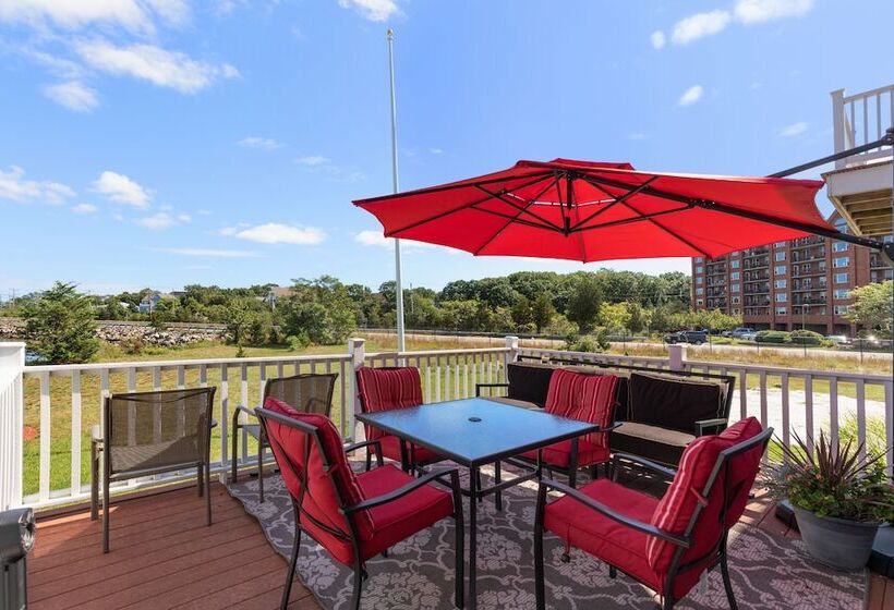 호텔 The Beacon Waterfront Inn