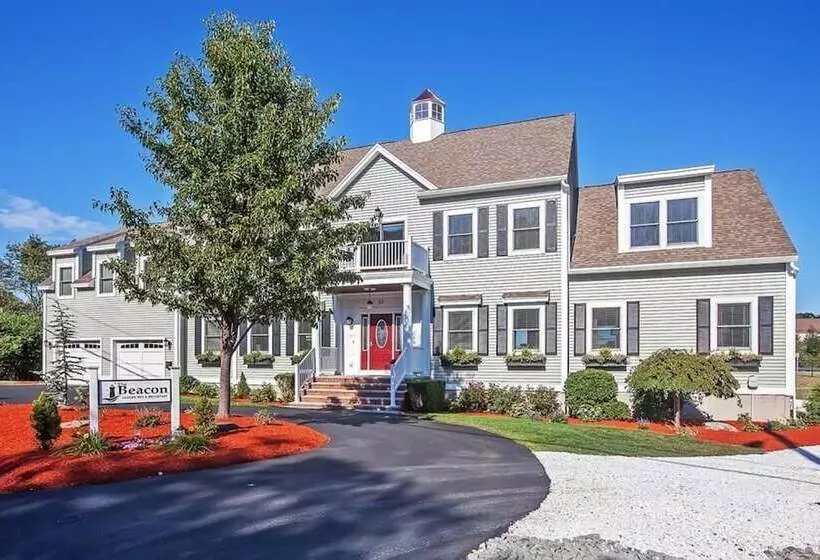 Hotelli The Beacon Waterfront Inn