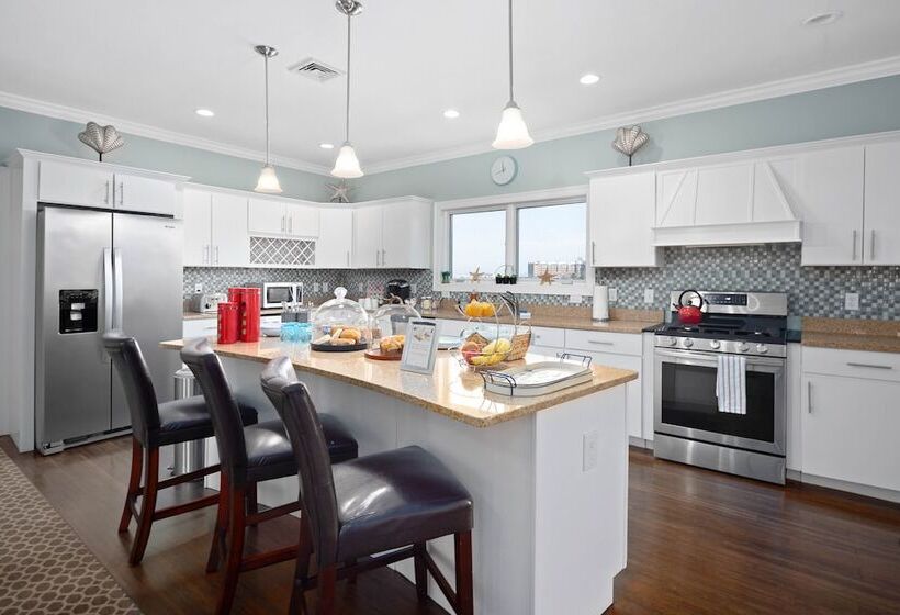 호텔 The Beacon Waterfront Inn