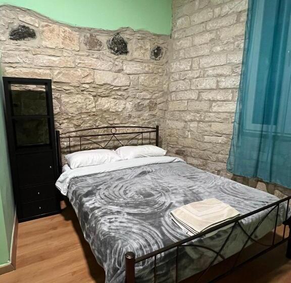 Hotel Zouglas App Guesthouse