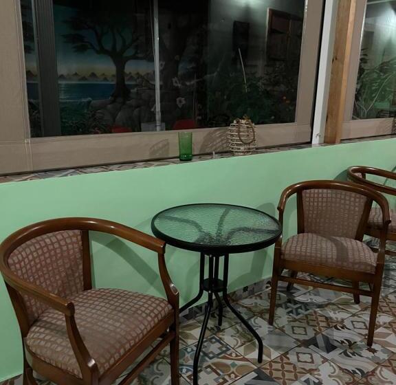 Hotel Zouglas App Guesthouse