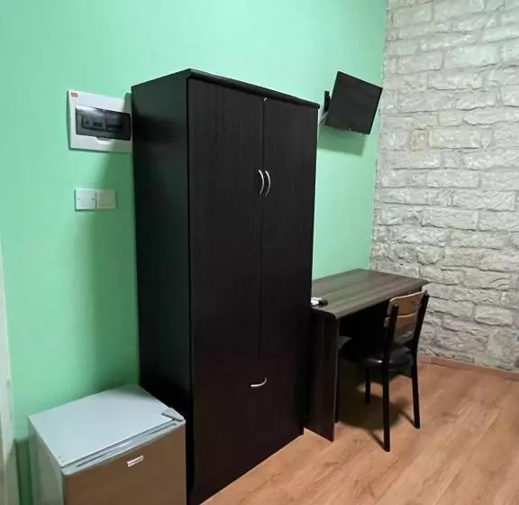 Hotelli Zouglas App Guesthouse