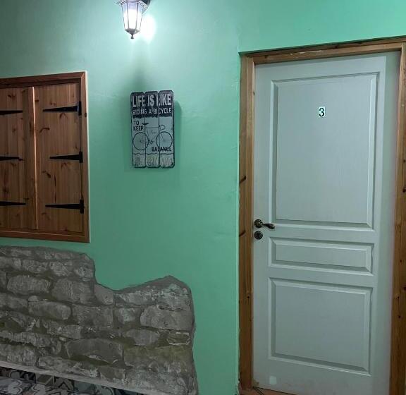 Hotel Zouglas App Guesthouse