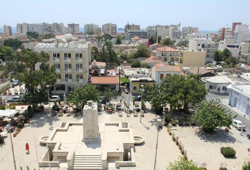 Hotel Zouglas App Guesthouse