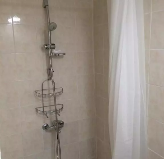 Hotelli Zouglas App Guesthouse