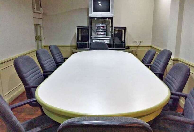 Orchids Drive Inn Hotel And Restaurant