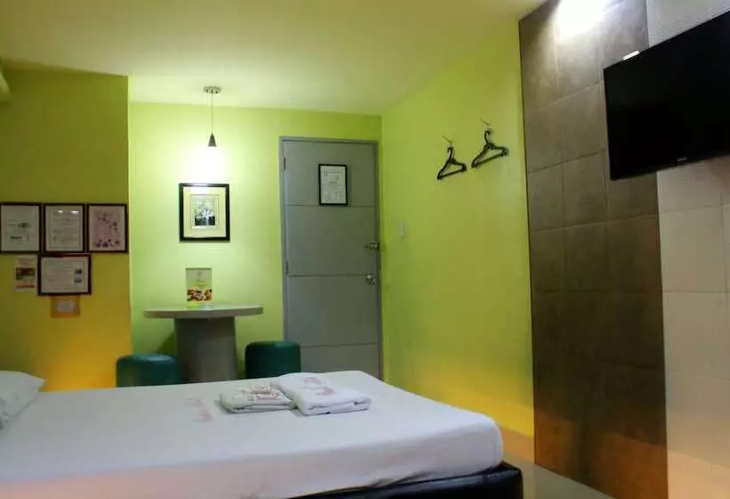 Orchids Drive Inn Hotel And Restaurant