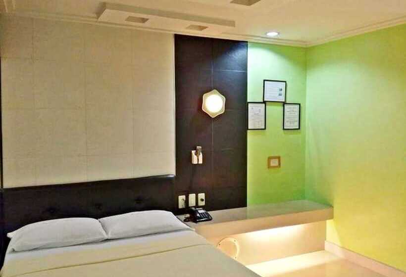 Orchids Drive Inn Hotel And Restaurant