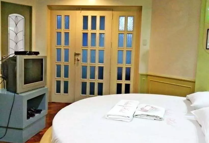 Orchids Drive Inn Hotel And Restaurant