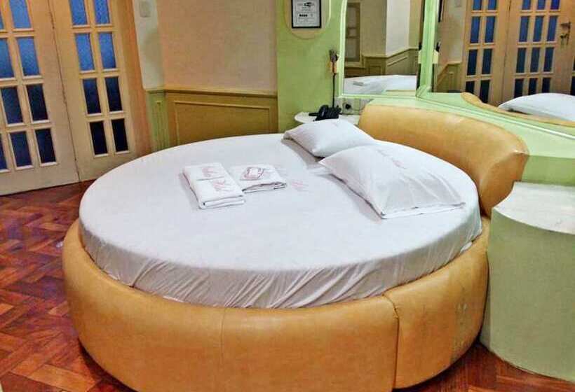 Orchids Drive Inn Hotel And Restaurant