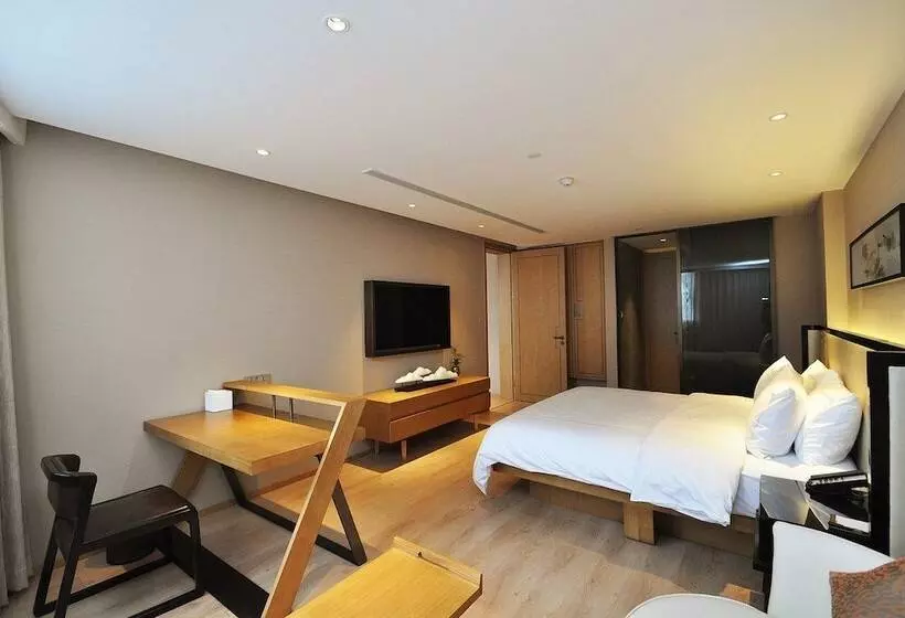 The Hotel V Nanjing Confucius Temple