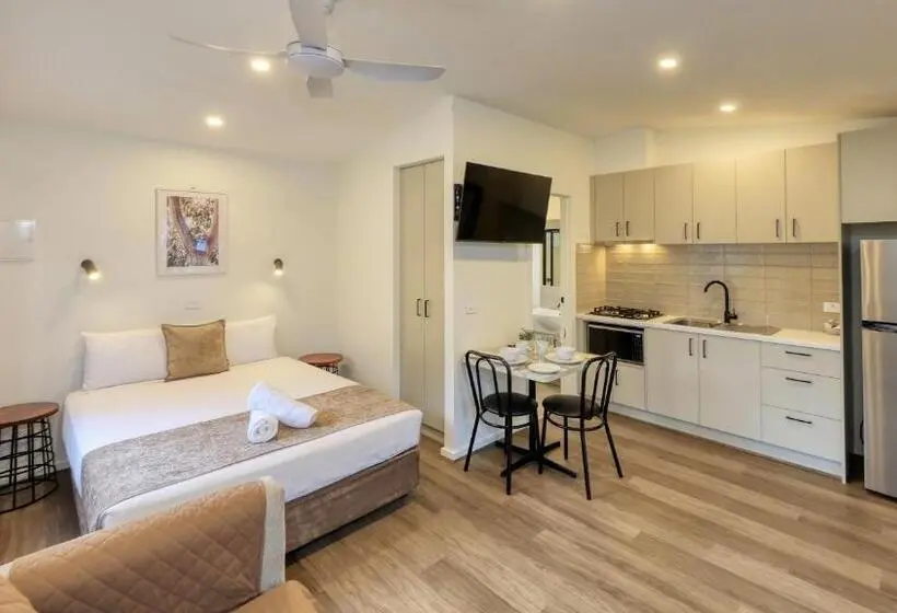 Hotelli Deniliquin Riverside Caravan Park