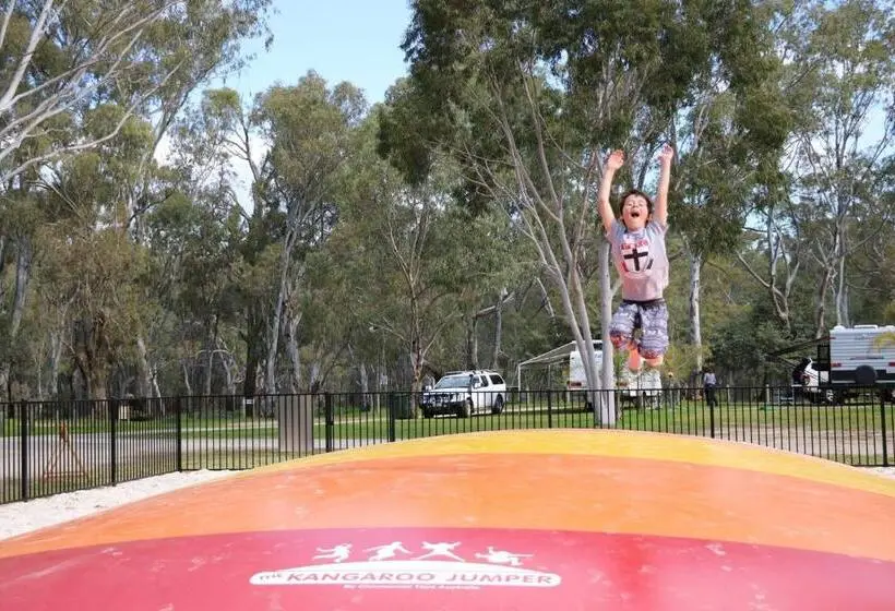 Hotelli Deniliquin Riverside Caravan Park