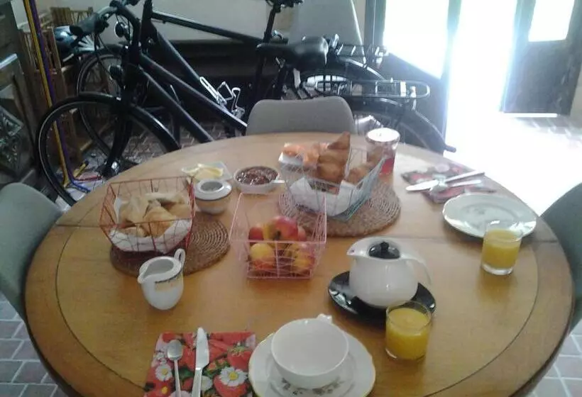 هتل Au Vélo Dans L Arbre