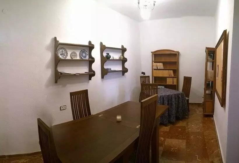 هتل Casa Patio De La Vega