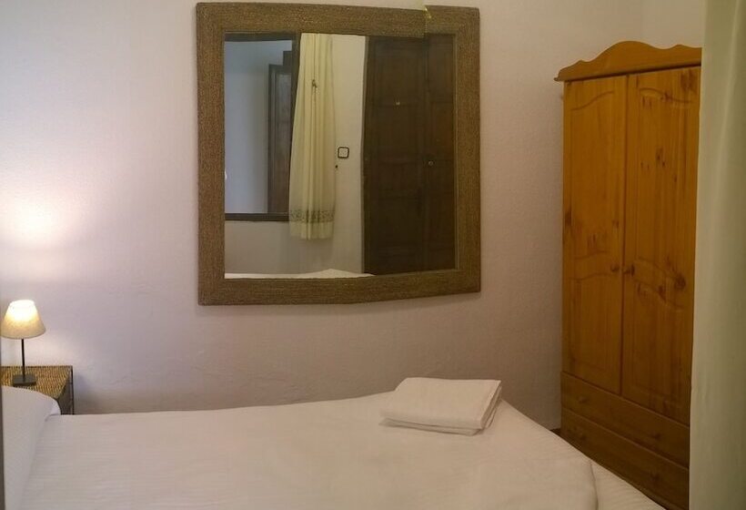 هتل Casa Patio De La Vega