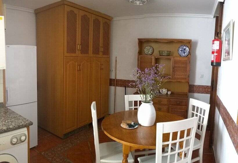 هتل Casa Patio De La Vega