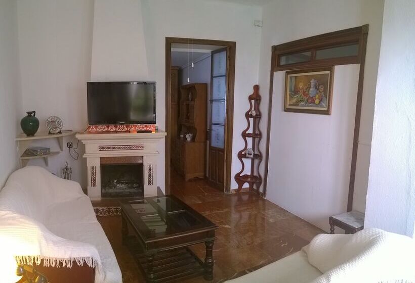 هتل Casa Patio De La Vega