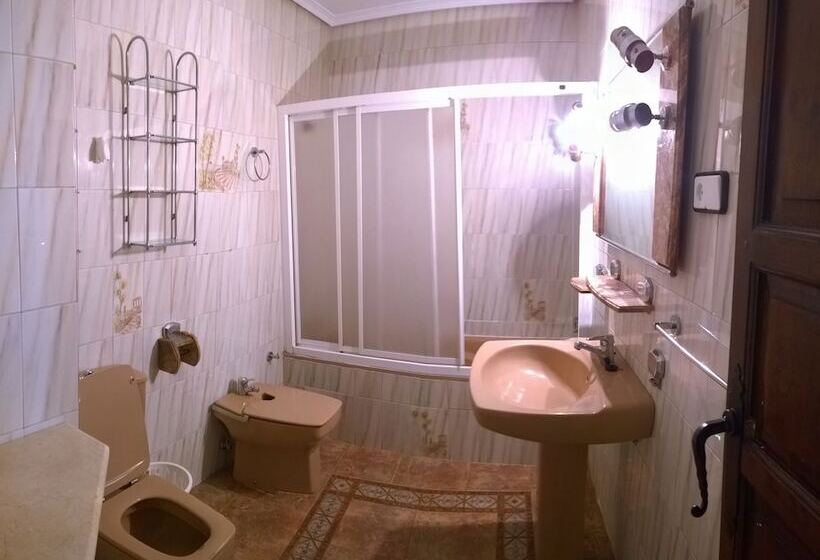 هتل Casa Patio De La Vega