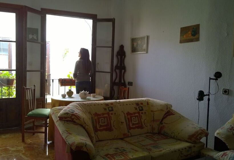 هتل Casa Patio De La Vega