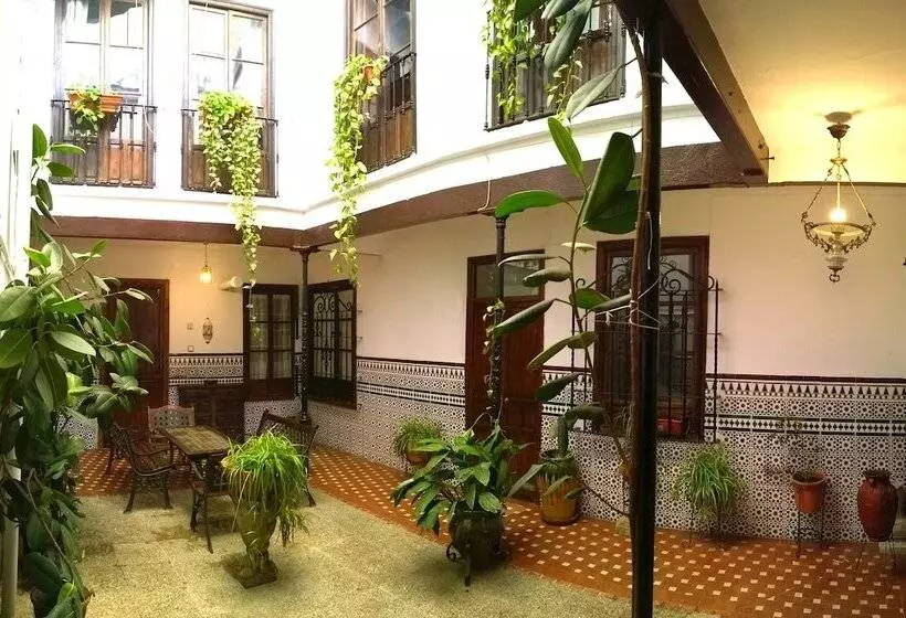 هتل Casa Patio De La Vega