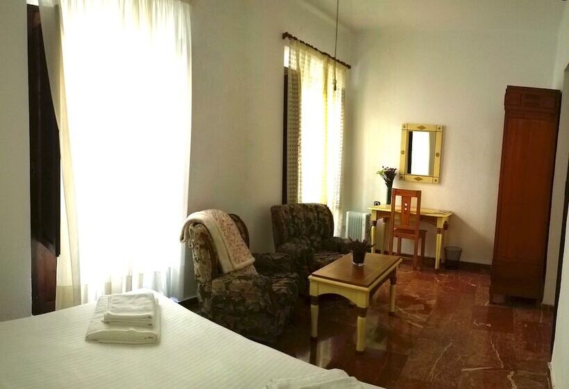 هتل Casa Patio De La Vega