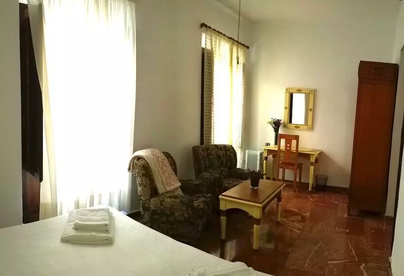 هتل Casa Patio De La Vega
