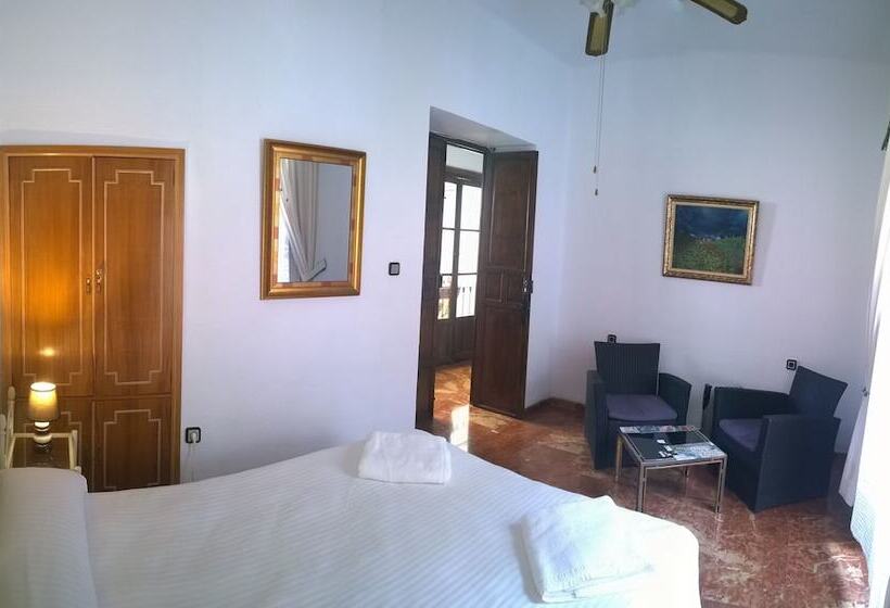 هتل Casa Patio De La Vega