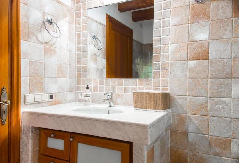 هتل Family Home Jaume II