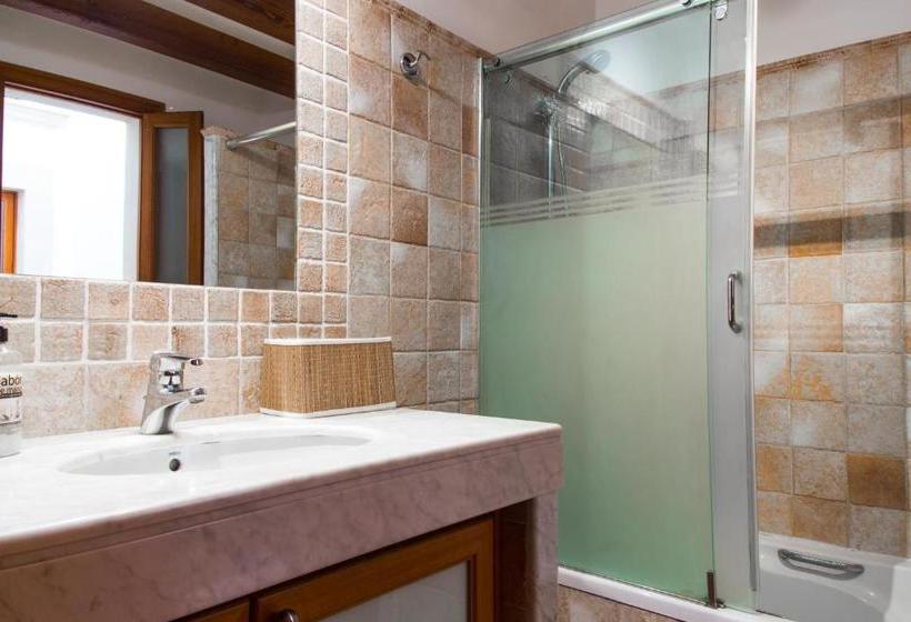 هتل Family Home Jaume II