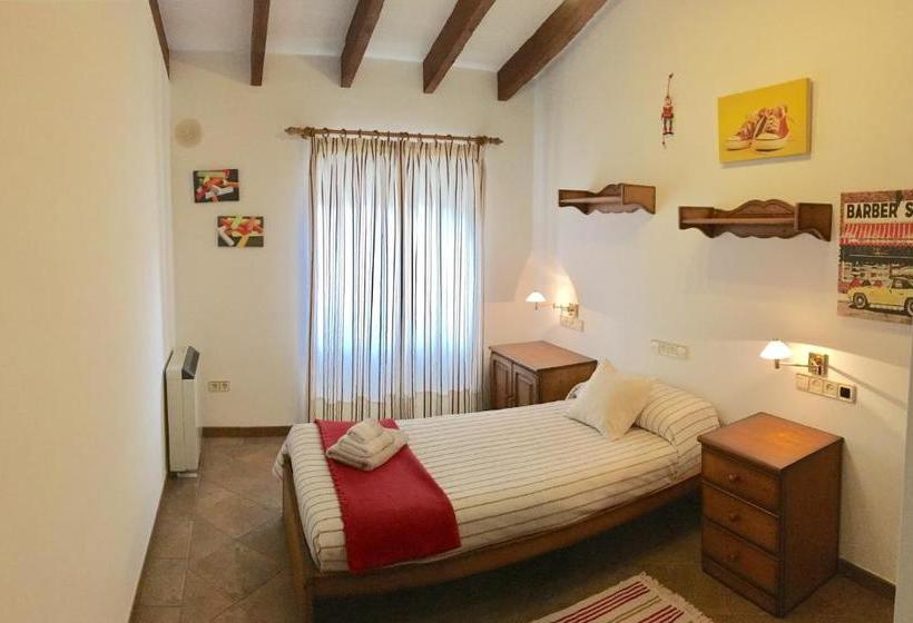 هتل Family Home Jaume II