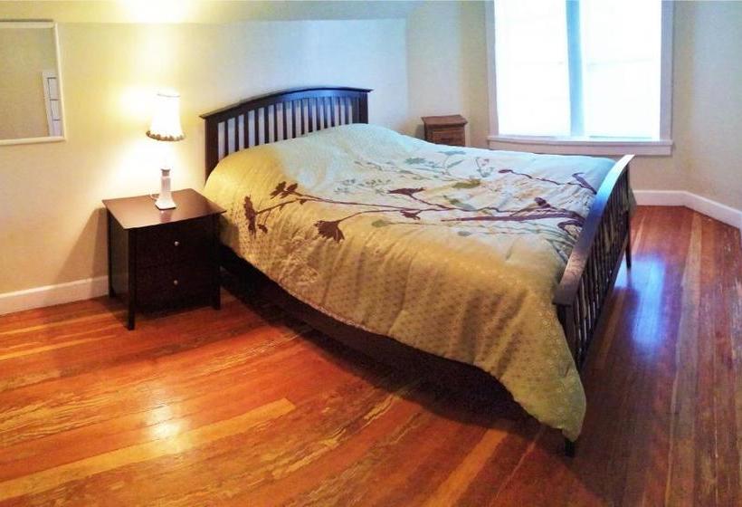 Отель Historic Pugsley Manor House