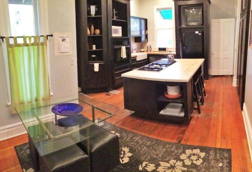 Отель Historic Pugsley Manor House