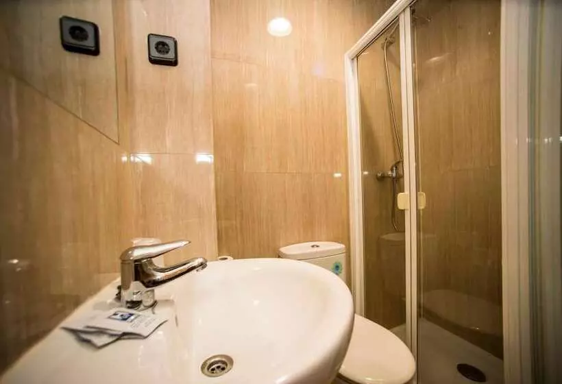 هتل Hostal Caballeros
