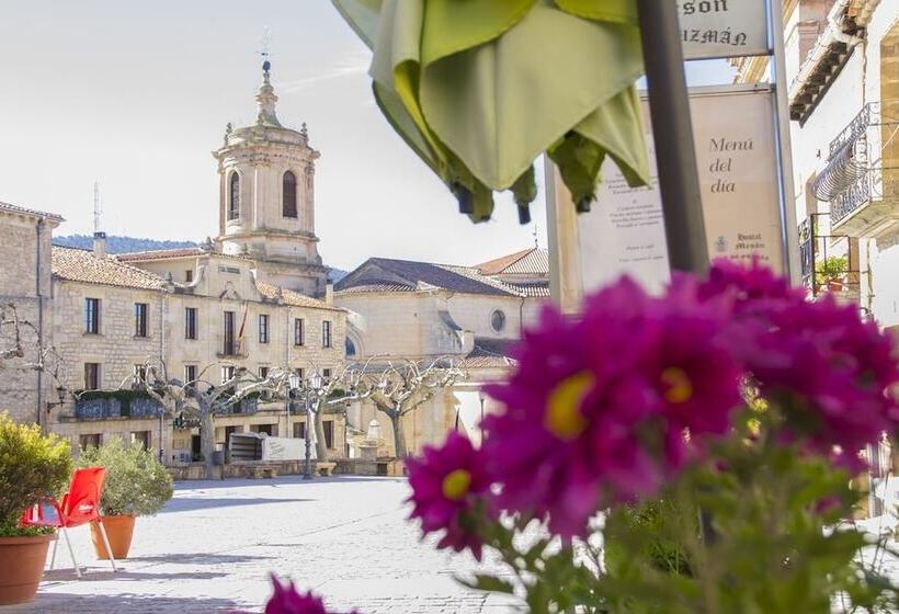 فندق Meson Casa De Guzman