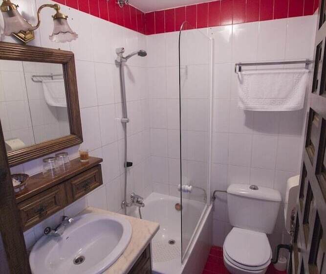 فندق Meson Casa De Guzman