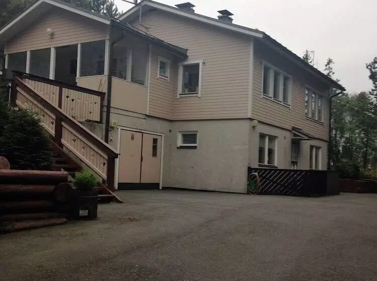 Hotel Mukava Maja Majoitus