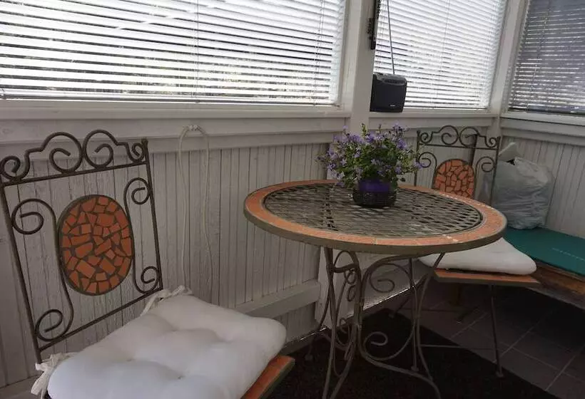 Hotel Mukava Maja Majoitus