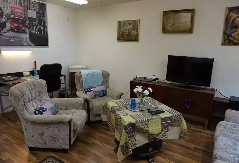 Hotel Mukava Maja Majoitus