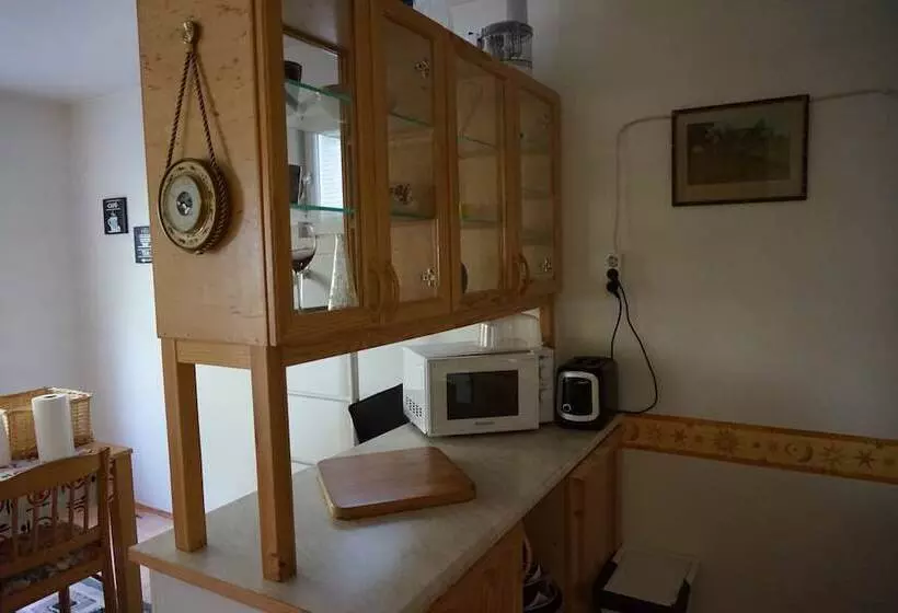 Hotel Mukava Maja Majoitus