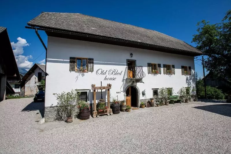 هتل Old Bled House