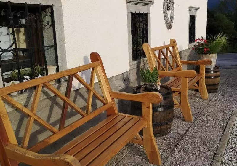 هتل Old Bled House