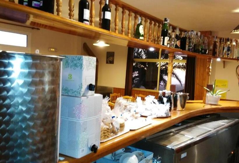 בית מלון כפרי Pension Amparo Las Hayas